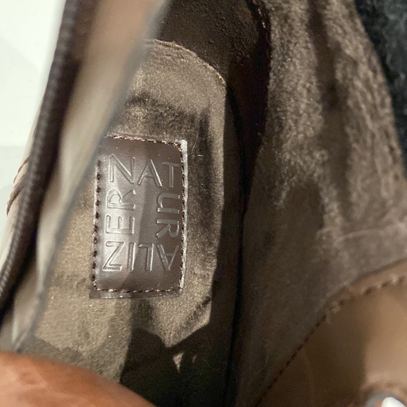 NWOB Naturalizer Callie Chocolate Brown Leather Bootie. Size 8M. - Picture 9 of 10